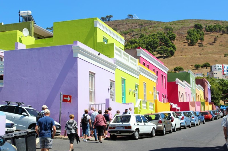 Bo Kaap i Kapstaden är både känt för sin rika historia med också för sina färglada byggnader.
