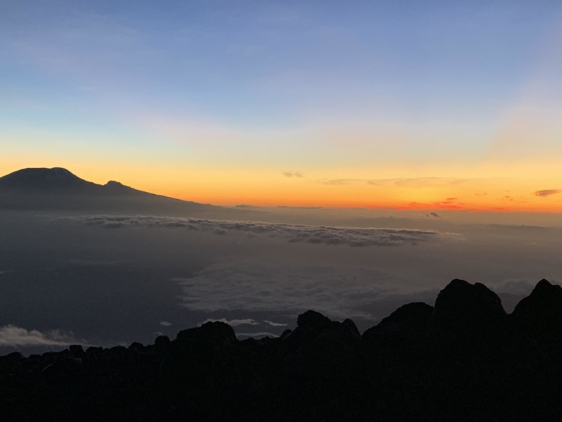 Njut av vackra soluppgångar i Ngorongoro