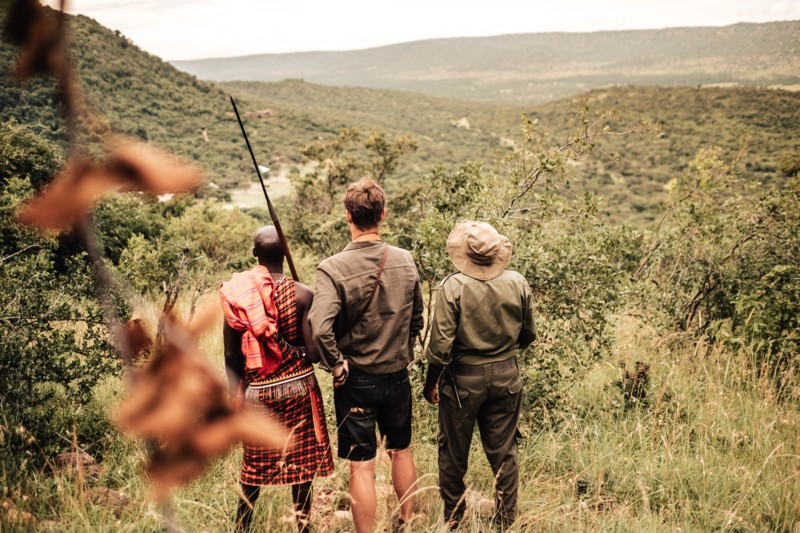 Vandringssafari med massajfolk i Masai Mara, Kenya.