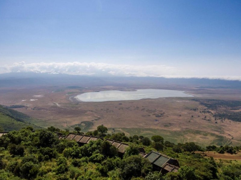 Utsikt över den vackra kratern i Ngorongoro